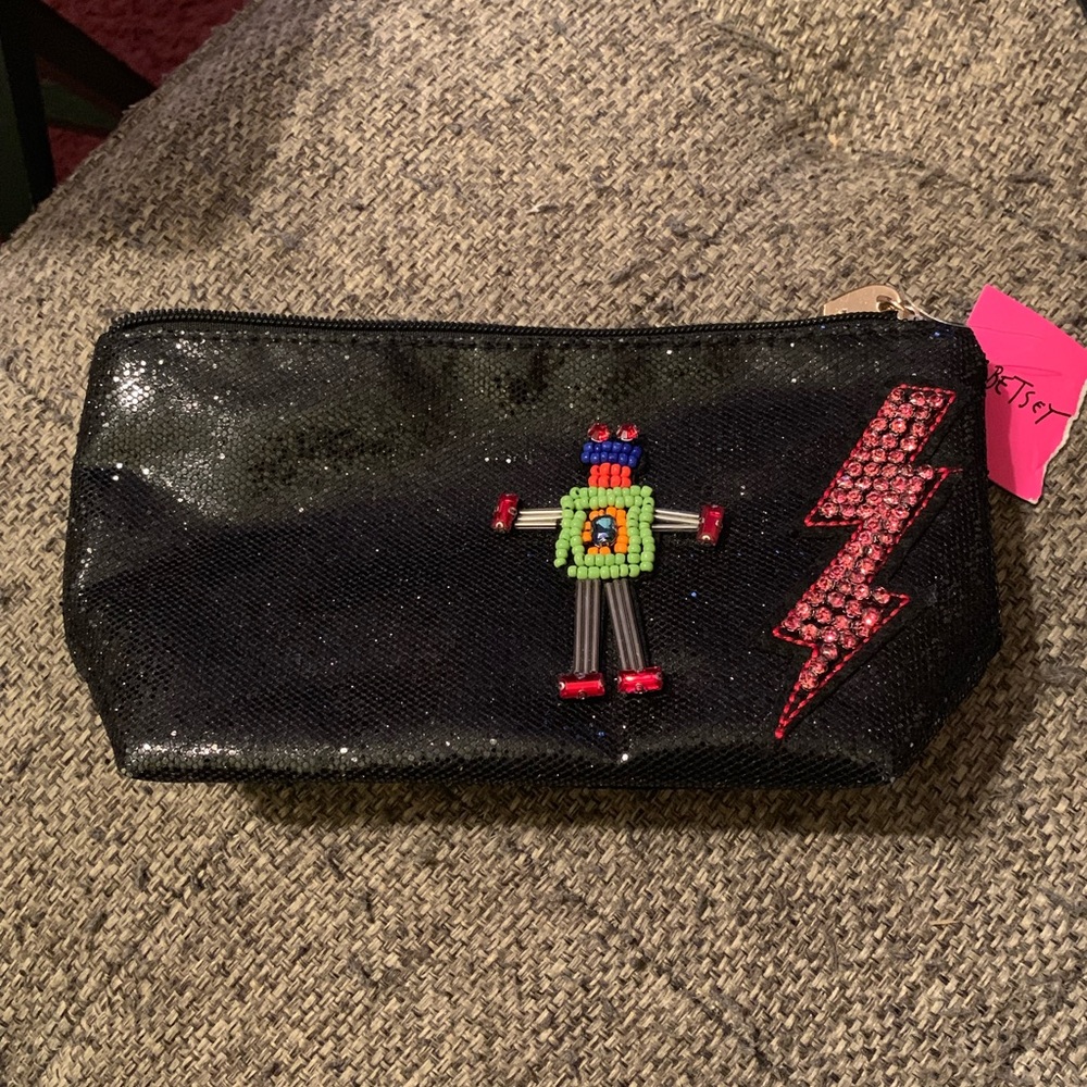 🍭 NWT Betsy Johnson small pouch